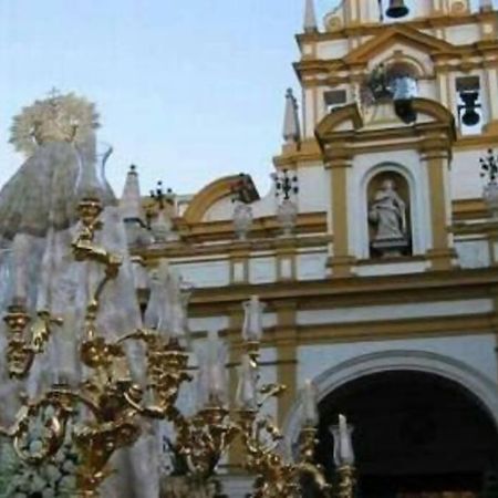C Palacio Parking Segun Disponibilidad Sevilla Kültér fotó