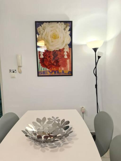C Palacio Parking Segun Disponibilidad Sevilla Kültér fotó